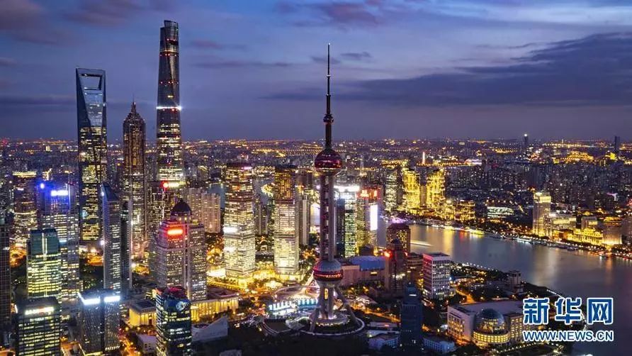 上海最新拍照,上海最新拍照，学习变化，自信成就，探索无限可能